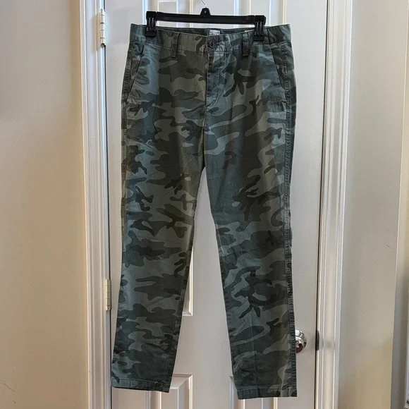 GAP Cropped Chinos in Olive Camo - Picture 7 of 7